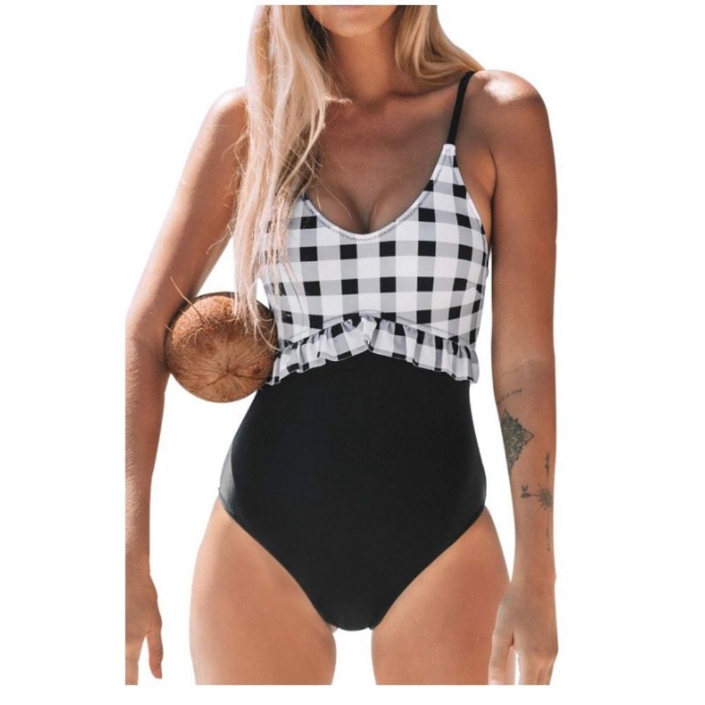 Cupshe Black & White Gingham Ruffle One-Piece Swimsuit